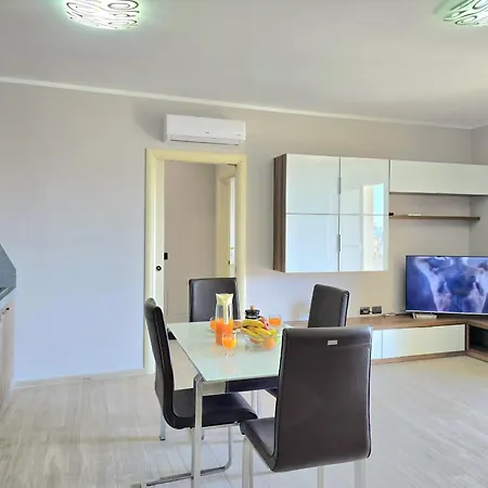 Sea Vista Apartment